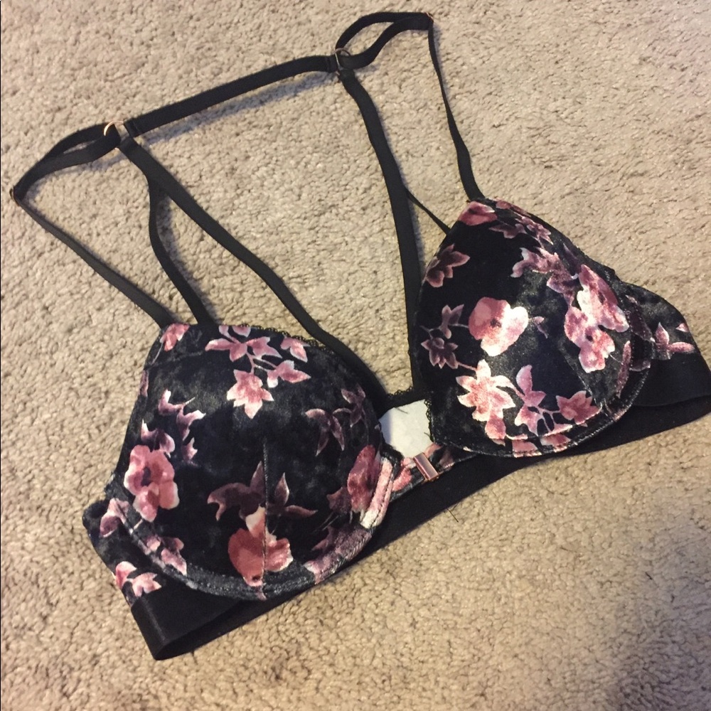 NWOT Danskin push-up bra, size 34B